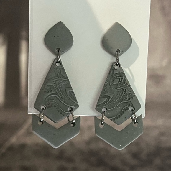 NWT Handmade Clay Earrings - Picture 9 of 9